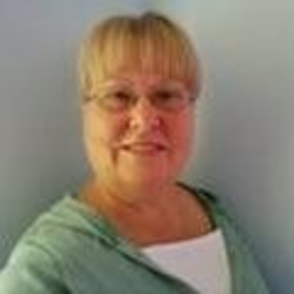 Meet your Posher, Julia - Picture 1 of 1